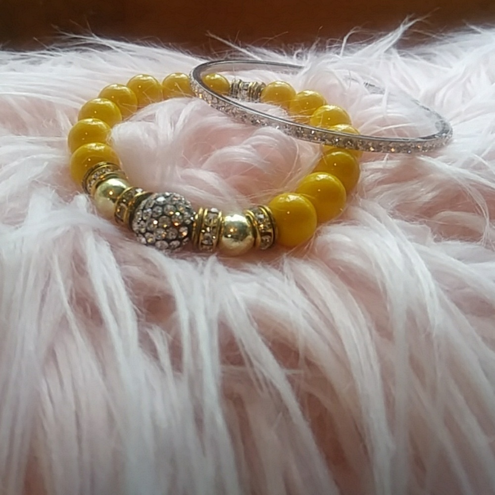 Yellow beaded bracelet - Picture 2 of 3
